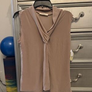 Chic Sleeveless Blouse in Soft Tan